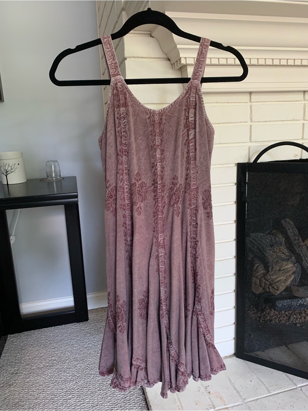 Women’s Dusty Rose Velvet Midi Dress - Sleeveless Scoop Neck